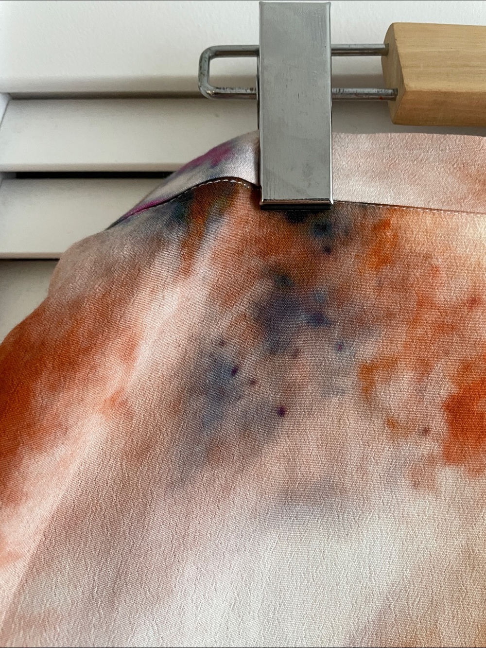 ✨ STUNNING Wilfred Free (Aritzia) Tie Dye Crepe Skirt ✨